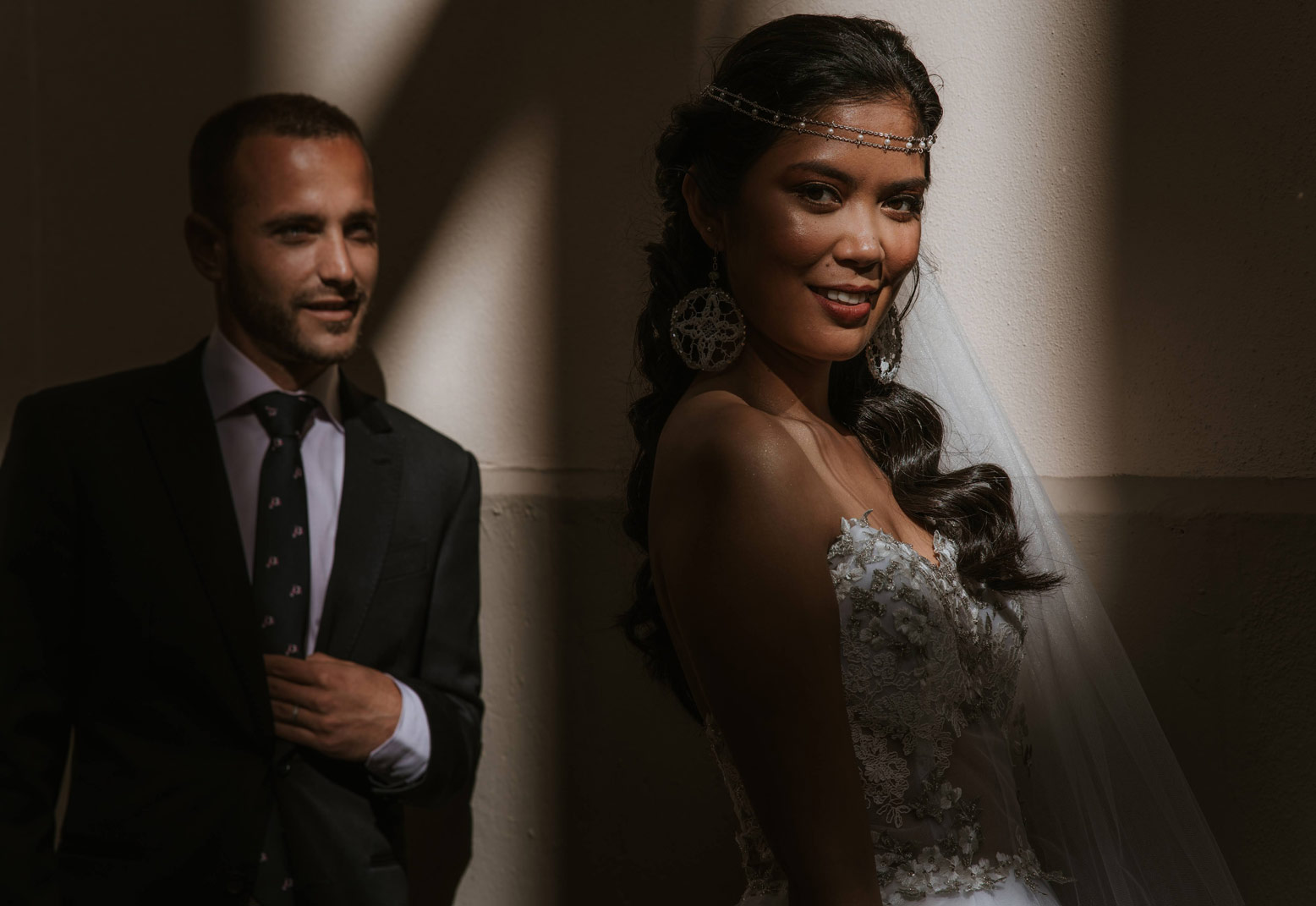 Vestidos de novia ajustados: La elegancia que realza tu figura en tu gran día